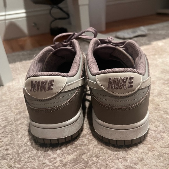 Women’s Dunk Low ‘Moon Fossil’ - Picture 8 of 10